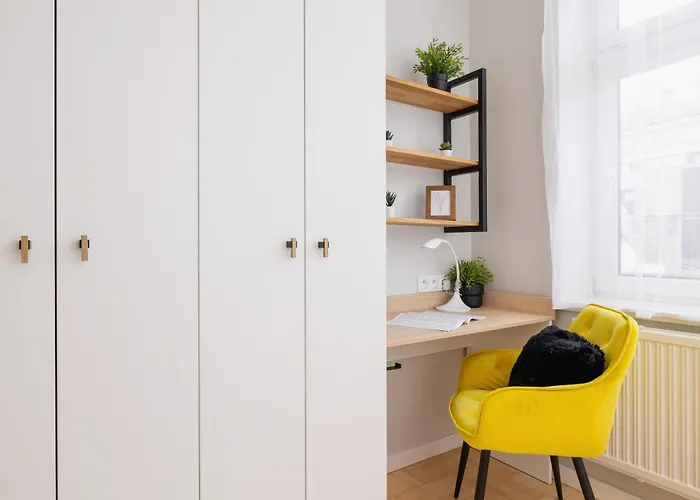 Apartamenty Warszauera Z Klimatyzacja Na Krakowskim Kazimierzu By Noclegi Renters