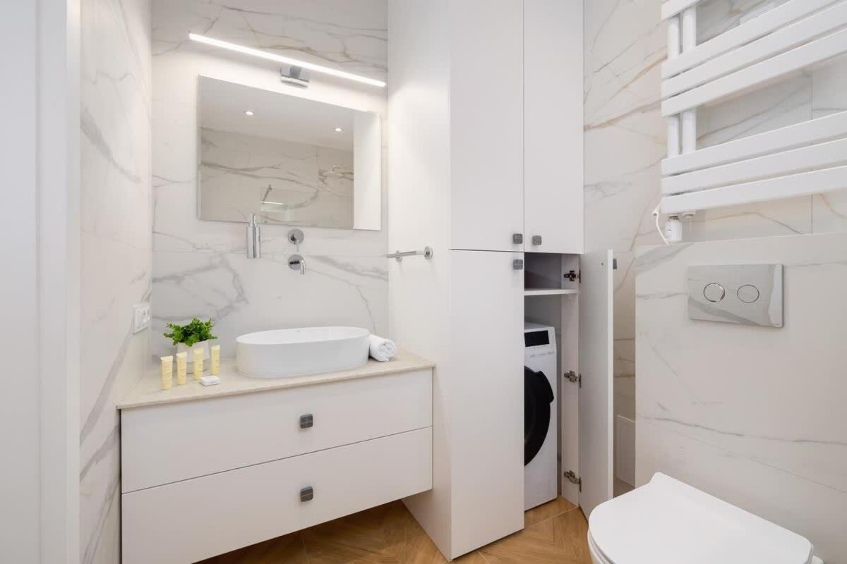 Apartament Warszauera Z Klimatyzacja Na Krakowskim Kazimierzu By Renters Kraków