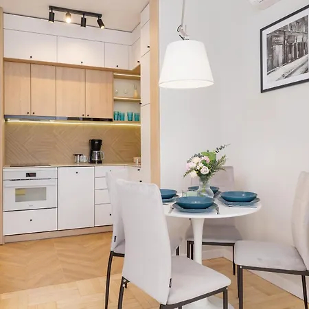 Apartamenty Warszauera Z Klimatyzacja Na Krakowskim Kazimierzu By Noclegi Renters Exterior foto