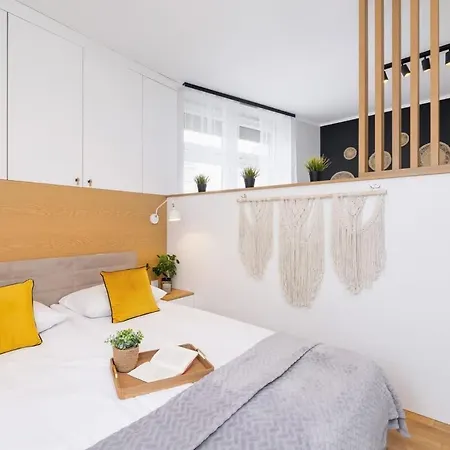 Apartamenty Warszauera Z Klimatyzacja Na Krakowskim Kazimierzu By Noclegi Renters Exterior foto