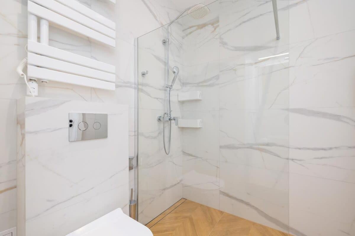 Warszauera Z Klimatyzacja Na Krakowskim Kazimierzu By Renters Krakow