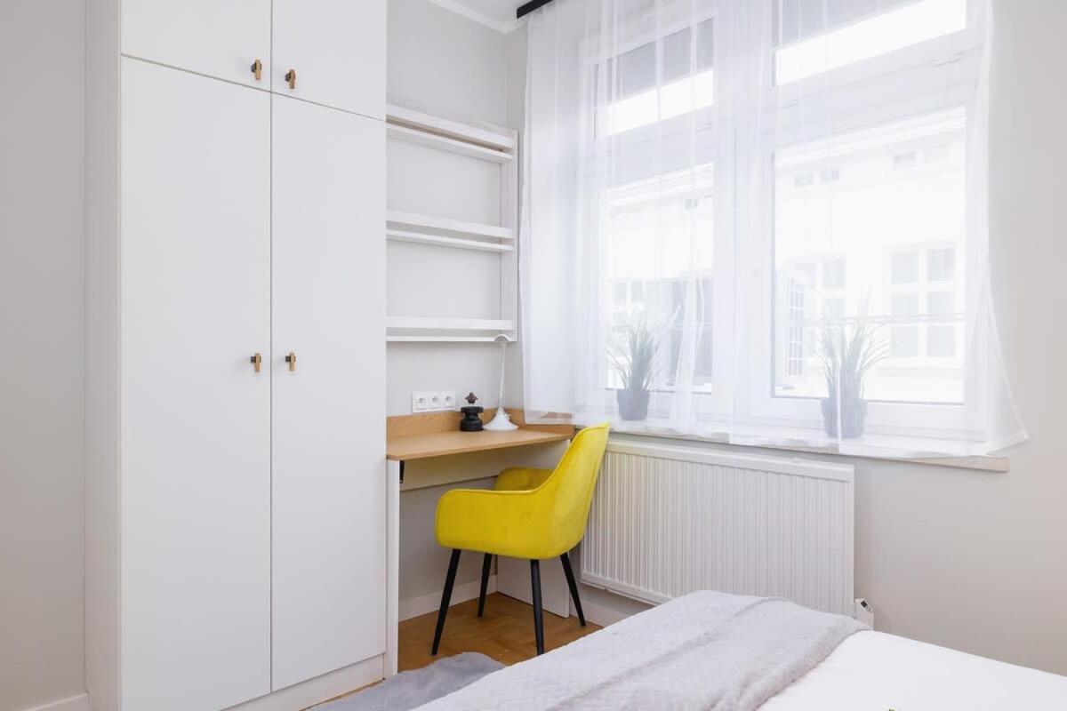 Warszauera Z Klimatyzacja Na Krakowskim Kazimierzu By Renters *
